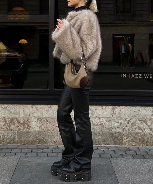 by LEGNA（バイレグナ）の「フェイクファーショート丈ジャケット（その他アウター・レディース・ブラック/グレー・SMALL/MEDIUM/LARGE/X-LARGE）」の11枚目の写真