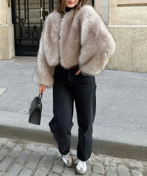 by LEGNA（バイレグナ）の「フェイクファーショート丈ジャケット（その他アウター・レディース・ブラック/グレー・SMALL/MEDIUM/LARGE/X-LARGE）」の12枚目の写真