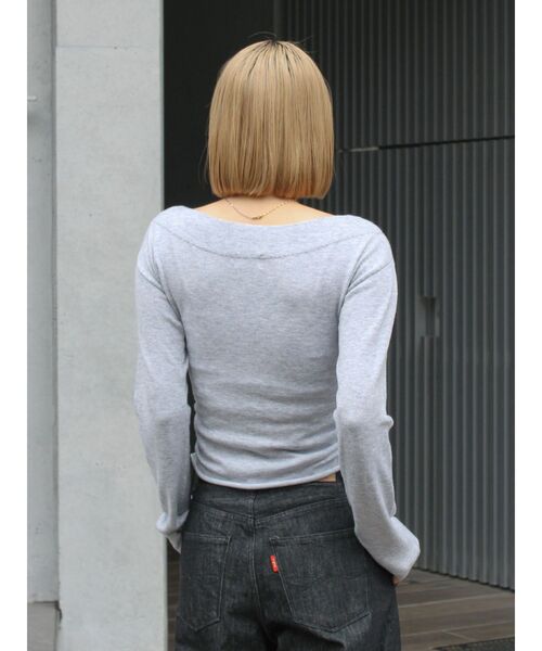 Ungrid（アングリッド）の「ギャザーデザインフィットニット（ニット/セーター・レディース・チャコールグレー/ライトグレー/レッド・FREE）」の8枚目の写真