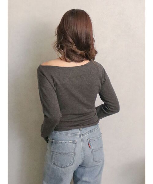 Ungrid（アングリッド）の「ギャザーデザインフィットニット（ニット/セーター・レディース・チャコールグレー/ライトグレー/レッド・FREE）」の14枚目の写真