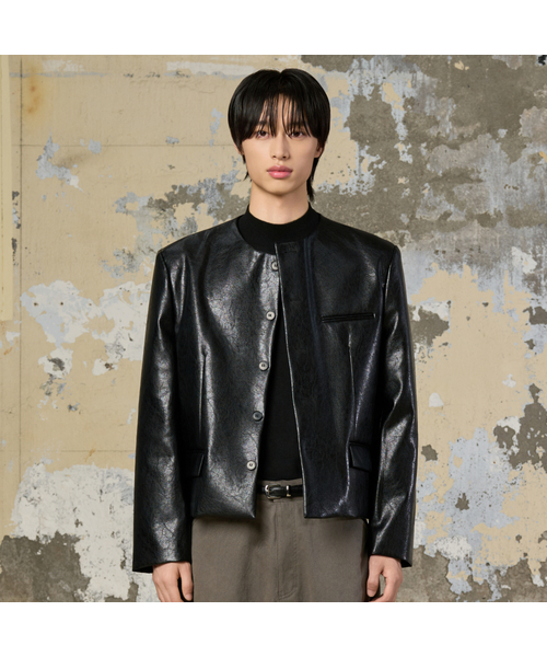 HYOJI(ヒョージ)の「FWノーカラークロップジャケット_レザー(ブラック)(ライダースジャケット・メンズ・ブラック・M/L/XL)」の1枚目の写真