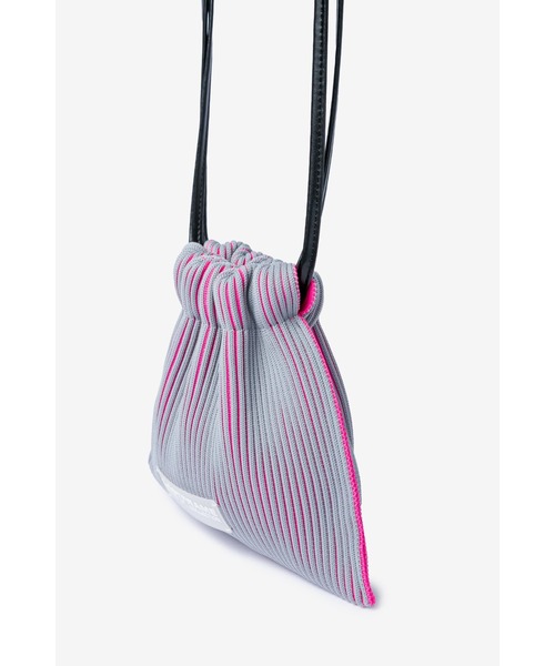 LASTFRAME（ラストフレーム）の「KASANE SACK BAG MINI（ショルダーバッグ・レディース・ブラック系その他/グレー系その他/グリーン系その他/ピンク系その他・mini）」の10枚目の写真