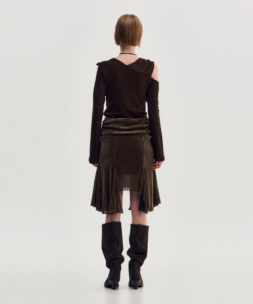KIMZISU(キムジス)の「Diagonal Ruffle Jersey Top _ BROWN(Tシャツ/カットソー・レディース・ブラウン・SMALL/MEDIUM)」の6枚目の写真