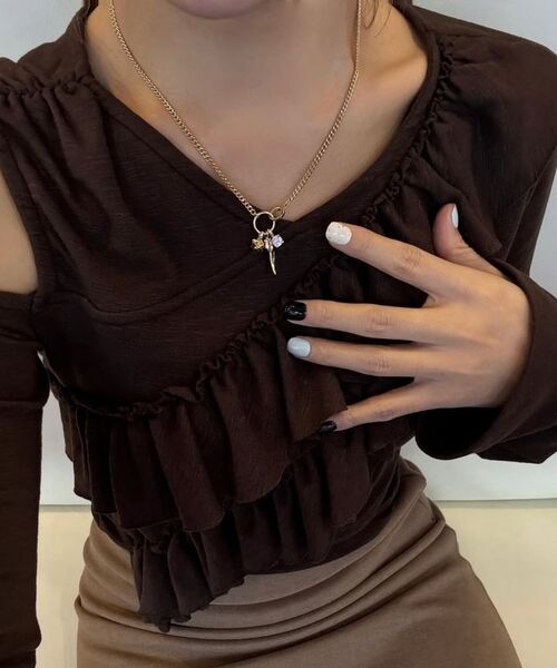 KIMZISU(キムジス)の「Diagonal Ruffle Jersey Top _ BROWN(Tシャツ/カットソー・レディース・ブラウン・SMALL/MEDIUM)」の7枚目の写真