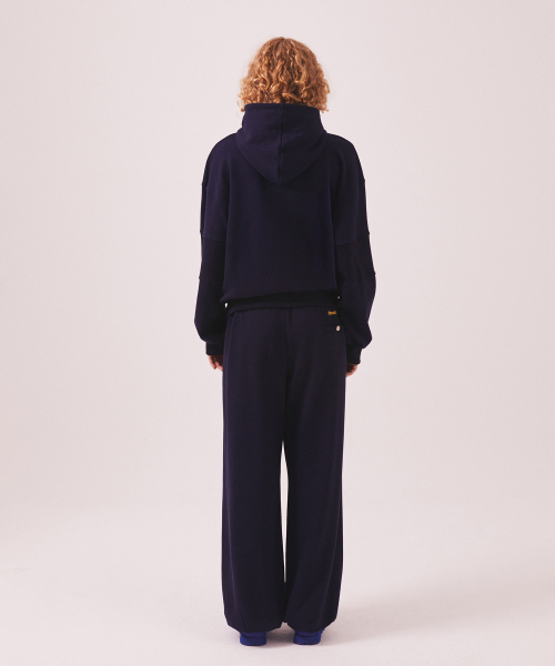 MENASOO（ミナス）の「MNS Seoul Hoodie_Navy（パーカー・レディース・ネイビー・F）」の5枚目の写真