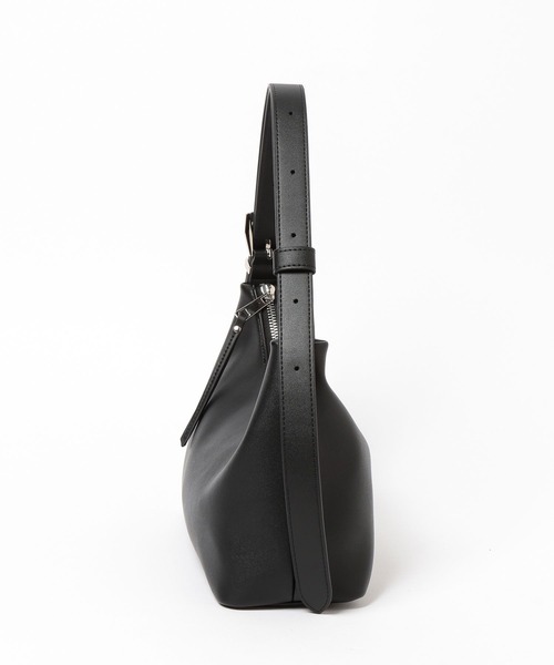 HARE（ハレ）の「RESHAPEバックルワンハンドルバッグ(HARE)（ハンドバッグ・メンズ・ブラック・FREE）」の14枚目の写真