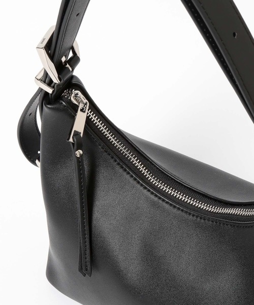 HARE（ハレ）の「RESHAPEバックルワンハンドルバッグ(HARE)（ハンドバッグ・メンズ・ブラック・FREE）」の20枚目の写真