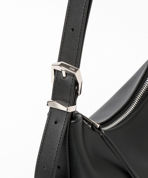 HARE（ハレ）の「RESHAPEバックルワンハンドルバッグ(HARE)（ハンドバッグ・メンズ・ブラック・FREE）」の21枚目の写真