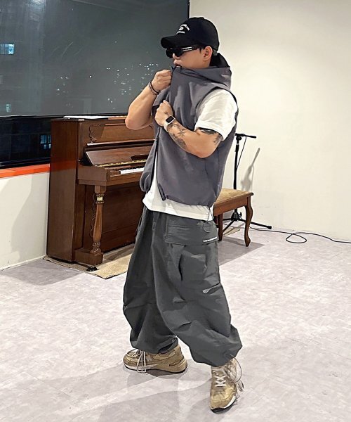 THE MILE（ザマイル）の「エムエルナイロンワイドバルーンストリングパンツ[グレー]（スウェットパンツ・メンズ・その他・SMALL/LARGE/MEDIUM）」の2枚目の写真