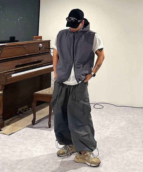 THE MILE（ザマイル）の「エムエルナイロンワイドバルーンストリングパンツ[グレー]（スウェットパンツ・メンズ・その他・SMALL/LARGE/MEDIUM）」の3枚目の写真