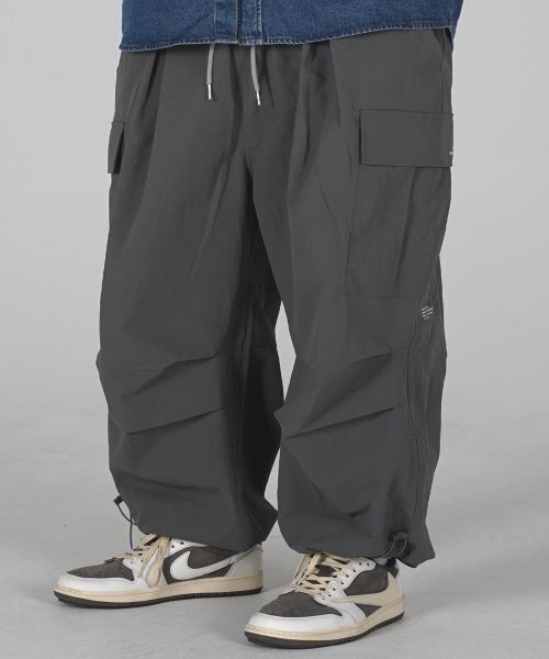 THE MILE（ザマイル）の「エムエルナイロンワイドバルーンストリングパンツ[グレー]（スウェットパンツ・メンズ・その他・SMALL/LARGE/MEDIUM）」の5枚目の写真
