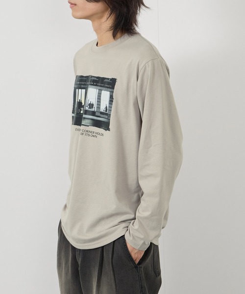 Mac-House(マックハウス)の「【T-GRAPHICS / ティーグラフィックス】フォトプリント長袖Tシャツ(Tシャツ/カットソー・メンズ・グレー系2/ブラック/ホワイト/グレー系1/ベージュ・S/M/L/XL)」の14枚目の写真
