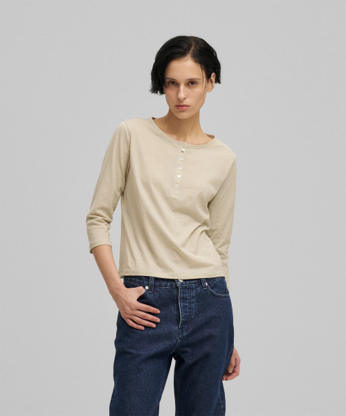 ANOTHER OFFICE WOMEN(アナザー オフィス ウーマン)の「w. Solid Henryneck Tee (Pale Khaki)(Tシャツ/カットソー・レディース・その他・FREE)」の1枚目の写真