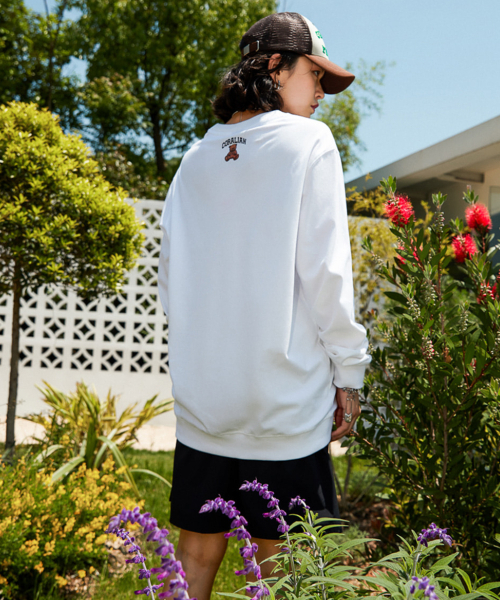 CORALIAN(コラリアン)の「ブラウンベアスウェットマンツーマンホワイト(スウェット・メンズ・その他・S/M/L/2XL/XL/4XL/5XL/6XL/3XL)」の3枚目の写真