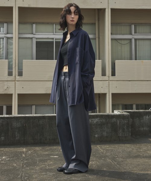 MOIREMOA（モアレモア）の「mono Basic wide pants-gray（スラックス・レディース・チャコール・MEDIUM/SMALL）」の5枚目の写真