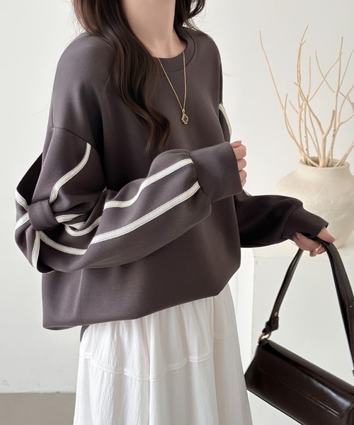ABITOKYO(アビトーキョー)の「袖リボンデザインダンボールスウェットプルオーバー(スウェット・レディース・ホワイト/ブラック/チャコールグレー/ベージュ/カーキ・FREE)」の3枚目の写真