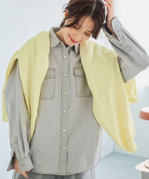 studio CLIP（スタディオクリップ）の「ベージックデニムシャツ《CLIP denim》（シャツ/ブラウス・レディース・ベビーピンク/ブルー/オフホワイト/グレー/ライトブルー・FREE）」の3枚目の写真