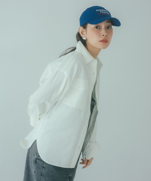 studio CLIP（スタディオクリップ）の「ベージックデニムシャツ《CLIP denim》（シャツ/ブラウス・レディース・ベビーピンク/ブルー/オフホワイト/グレー/ライトブルー・FREE）」の2枚目の写真