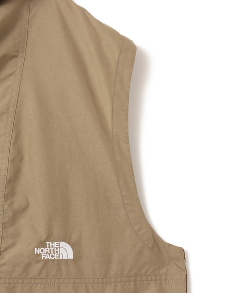 THE NORTH FACE（ザノースフェイス）の「THE NORTH FACE Compact Hooded Vest / ザ ノース フェイス コンパクト フーデッド ベスト（ベスト・メンズ・ベージュ/オフホワイト/ブラック・S/M/L/XL/XXL）」の13枚目の写真