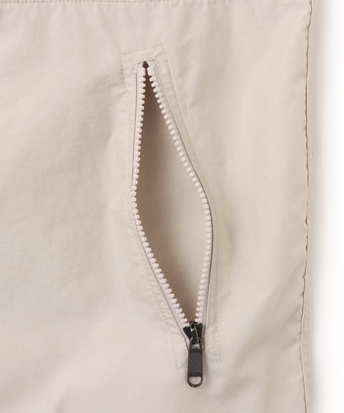 THE NORTH FACE（ザノースフェイス）の「THE NORTH FACE Compact Hooded Vest / ザ ノース フェイス コンパクト フーデッド ベスト（ベスト・メンズ・ベージュ/オフホワイト/ブラック・S/M/L/XL/XXL）」の19枚目の写真