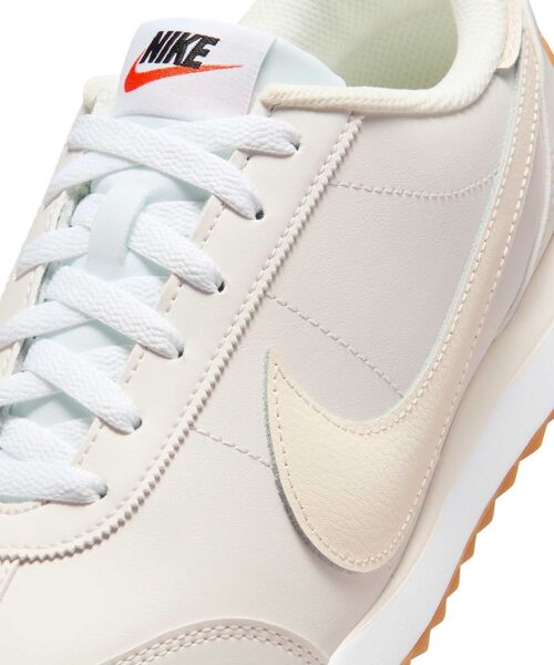 NIKE（ナイキ）の「ナイキ パシフィック レザー ウィメンズシューズ / Nike Pacific Leather Women's Shoes HV6430-002 Phantom（スニーカー・レディース・クリーム・22.5/23/25/25.5/26/23.5/24/24.5/22）」の3枚目の写真
