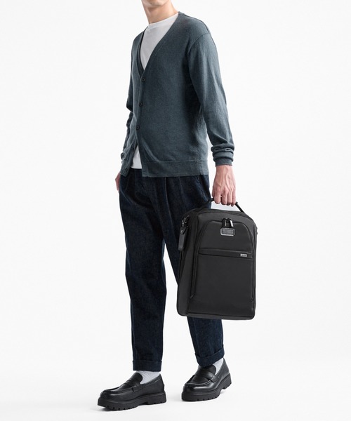 TUMI(トゥミ)の「TUMI ALPHA(アルファ) ミディアム・15インチ・エクスパンダブル・バックパック(A4/PC15インチまで対応)(バックパック/リュック・メンズ・ブラック/ネイビー・FREE)」の19枚目の写真