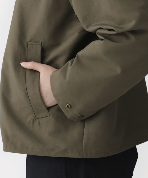 無印良品（ムジルシリョウヒン）の「婦人　撥水　コーデュロイ衿　ショートブルゾン（ブルゾン・レディース・ブラック/カーキ/アイボリー・S/M/L/XL）」の16枚目の写真