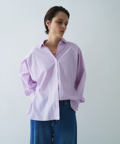 cloenc（クロエンス）の「【手洗い可】バックギャザールーズシャツ（シャツ/ブラウス・レディース・ピンク系その他/ホワイト/ブルー系2/ベージュ・02）」の8枚目の写真