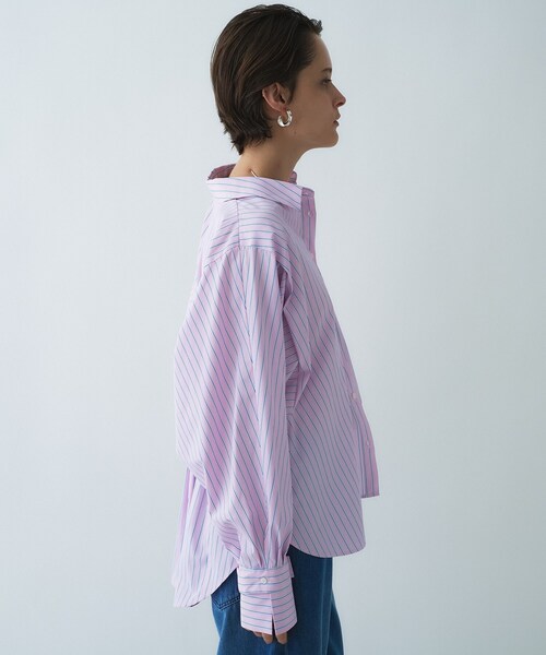 cloenc（クロエンス）の「【手洗い可】バックギャザールーズシャツ（シャツ/ブラウス・レディース・ピンク系その他/ホワイト/ブルー系2/ベージュ・02）」の9枚目の写真