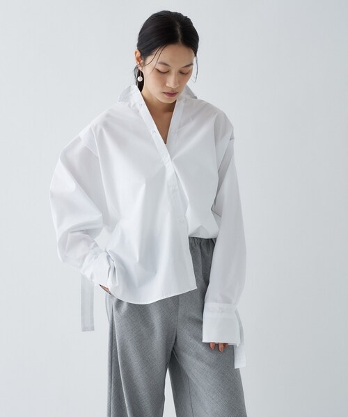 cloenc（クロエンス）の「【手洗い可】バックギャザールーズシャツ（シャツ/ブラウス・レディース・ピンク系その他/ホワイト/ブルー系2/ベージュ・02）」の13枚目の写真