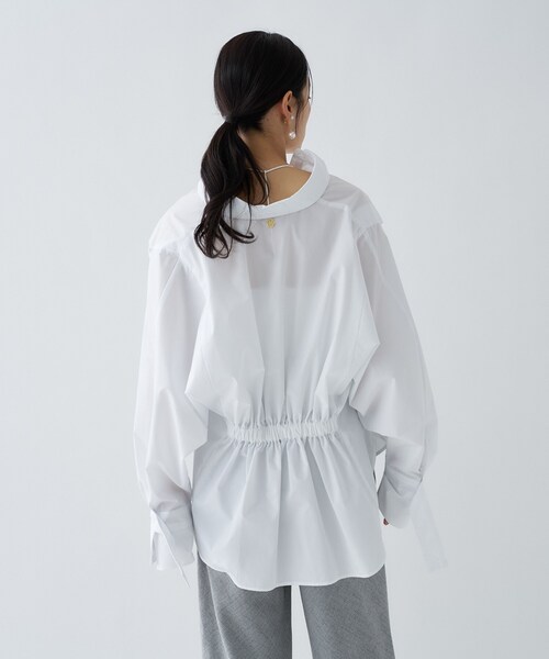 cloenc（クロエンス）の「【手洗い可】バックギャザールーズシャツ（シャツ/ブラウス・レディース・ピンク系その他/ホワイト/ブルー系2/ベージュ・02）」の15枚目の写真