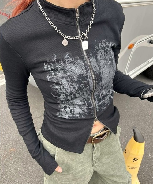 CANVAS+(キャンバスプラス)の「【CANVAS+】フロントプリントダブルジップトップス(その他トップス・レディース・ブラック・M)」の2枚目の写真