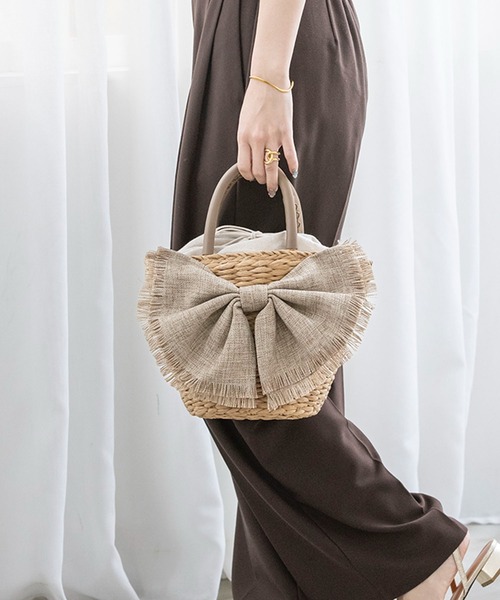 MIAN (ミアン)の「リボンかごバッグ(かごバッグ・レディース・ブラック/ベージュ・FREE)」の2枚目の写真