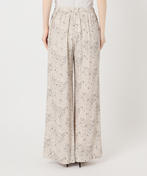 AP STUDIO（エーピーストゥディオ）の「パイソンプリントパンツ（その他パンツ・レディース・アイボリー・36/38）」の9枚目の写真