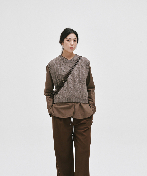 YURT（ユルト）の「CASHMERE  WOOL ARAN VEST_3color（ニット/セーター・レディース・ダークブラウン/ライトグレー/ブラウン・FREE）」の5枚目の写真
