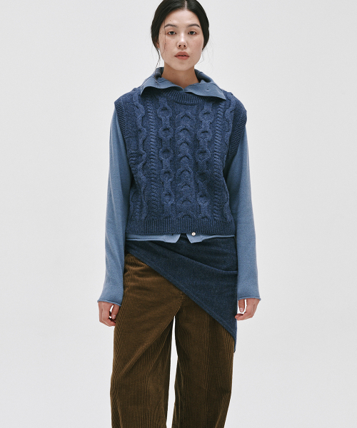 YURT（ユルト）の「CASHMERE  WOOL ARAN VEST_3color（ニット/セーター・レディース・ダークブラウン/ライトグレー/ブラウン・FREE）」の11枚目の写真