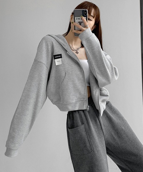 Flugge(フラッジー)の「ショート丈サーマルフーディー(パーカー・レディース・ブラック/グレー・LARGE/MEDIUM)」の4枚目の写真