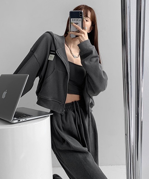 Flugge(フラッジー)の「ショート丈サーマルフーディー(パーカー・レディース・ブラック/グレー・LARGE/MEDIUM)」の5枚目の写真