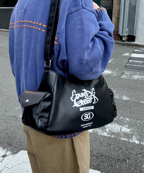 SOUNDSGOOOOD(サウンズグッド)の「【SOUNDS GOOOOD】レザーハーフムーンバッグ(ショルダーバッグ・レディース・ブラック/ピンク・ONE SIZE)」の9枚目の写真