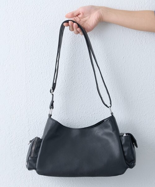 SOUNDSGOOOOD(サウンズグッド)の「【SOUNDS GOOOOD】レザーハーフムーンバッグ(ショルダーバッグ・レディース・ブラック/ピンク・ONE SIZE)」の15枚目の写真