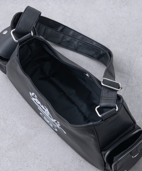 SOUNDSGOOOOD(サウンズグッド)の「【SOUNDS GOOOOD】レザーハーフムーンバッグ(ショルダーバッグ・レディース・ブラック/ピンク・ONE SIZE)」の16枚目の写真