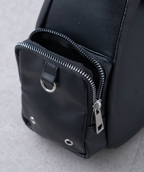 SOUNDSGOOOOD(サウンズグッド)の「【SOUNDS GOOOOD】レザーハーフムーンバッグ(ショルダーバッグ・レディース・ブラック/ピンク・ONE SIZE)」の18枚目の写真