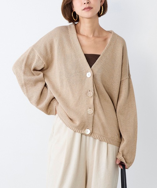 MICA&DEAL(マイカ&ディール)の「Vネックルーズニットカーディガン(ニット/セーター・レディース・グレイッシュベージュ/ベージュ/ダークグレー・FREE)」の3枚目の写真