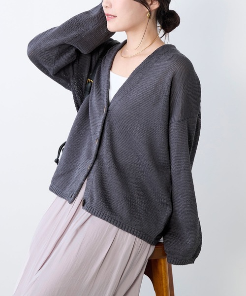 MICA&DEAL(マイカ&ディール)の「Vネックルーズニットカーディガン(ニット/セーター・レディース・グレイッシュベージュ/ベージュ/ダークグレー・FREE)」の2枚目の写真