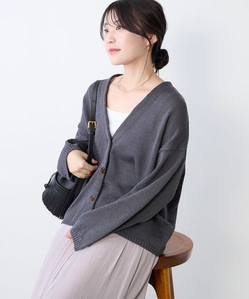 MICA&DEAL(マイカ&ディール)の「Vネックルーズニットカーディガン(ニット/セーター・レディース・グレイッシュベージュ/ベージュ/ダークグレー・FREE)」の22枚目の写真