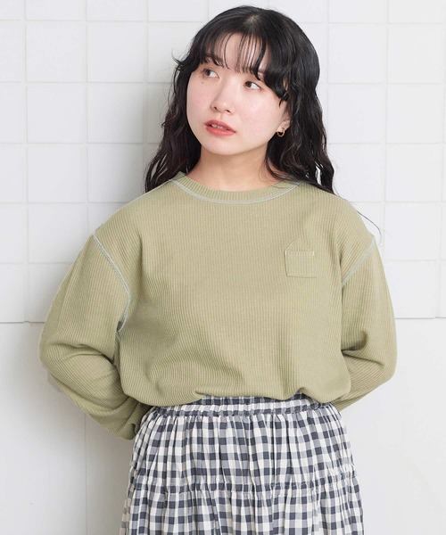 l'atelier du savon（アトリエドサボン）の「ちいさなポケットのワッフルプルオーバー（Tシャツ/カットソー・レディース・パープル/グリーン/マルチ・FREE）」の21枚目の写真