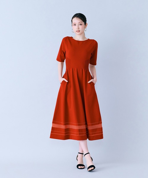 Audie a Muses(オーディアミューズ)の「美シルエットニットワンピース(ワンピース・レディース・ブラック/レッド・38/42)」の16枚目の写真