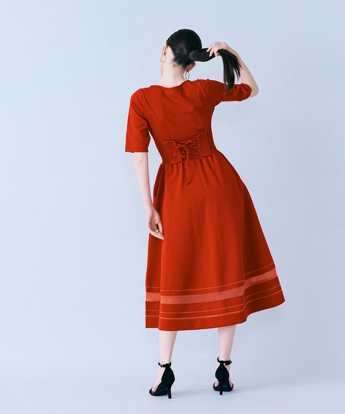 Audie a Muses(オーディアミューズ)の「美シルエットニットワンピース(ワンピース・レディース・ブラック/レッド・38/42)」の17枚目の写真