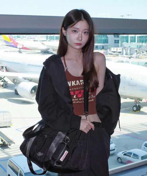 MASMARULEZ（マスマルールズ）の「[INT][POUCH SET] glossy shoulder duffel bag _ Black（ボストンバッグ・レディース・その他・FREE）」の4枚目の写真