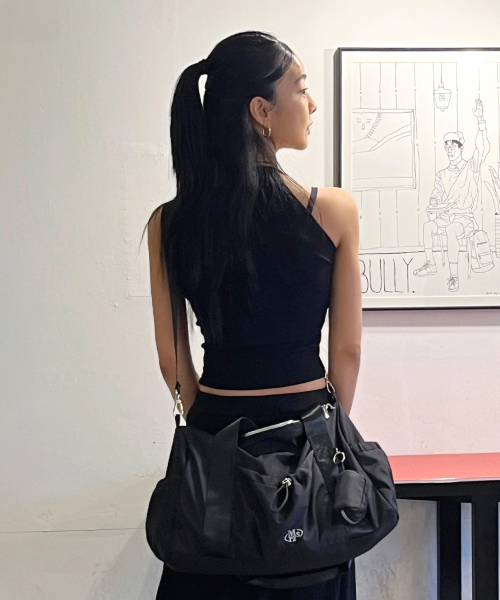 MASMARULEZ（マスマルールズ）の「[INT][POUCH SET] glossy shoulder duffel bag _ Black（ボストンバッグ・レディース・その他・FREE）」の5枚目の写真